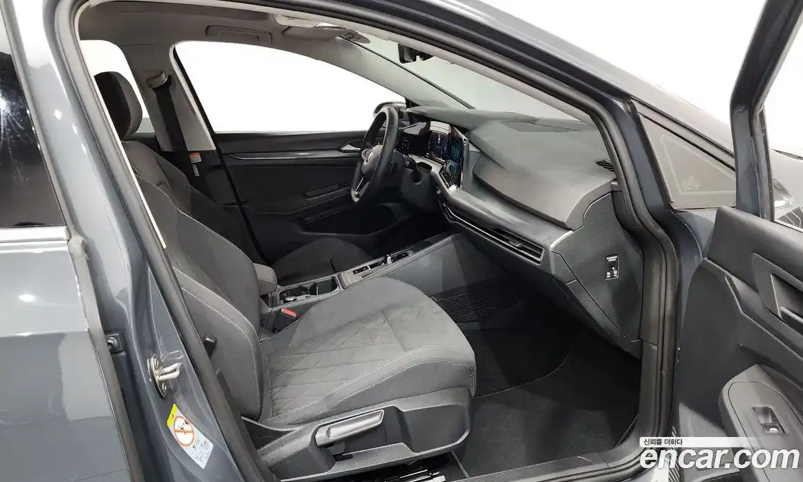 Volkswagen Golf 2022 2.0 Автомат в Москве № 472207, фото 11