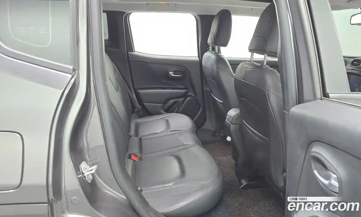 Jeep Renegade 2021 2.4 Автомат в Москве № 472705, фото 12