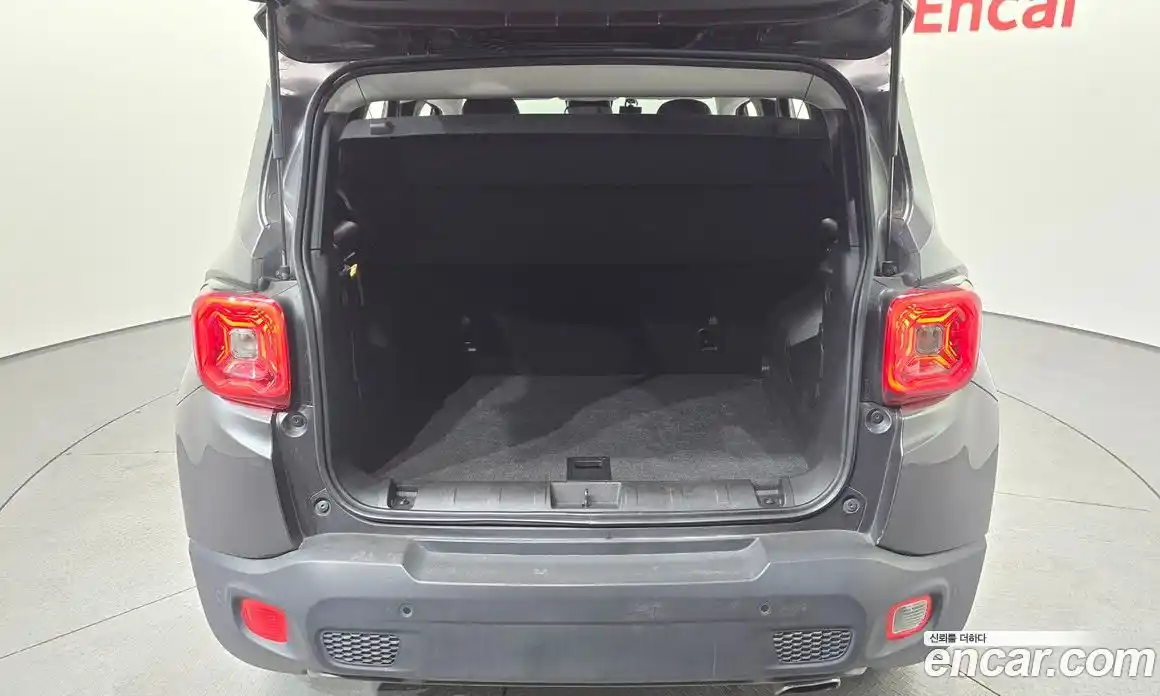 Jeep Renegade 2021 2.4 Автомат в Москве № 472705, фото 20