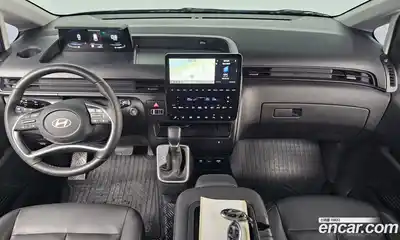 Hyundai Staria, 2025