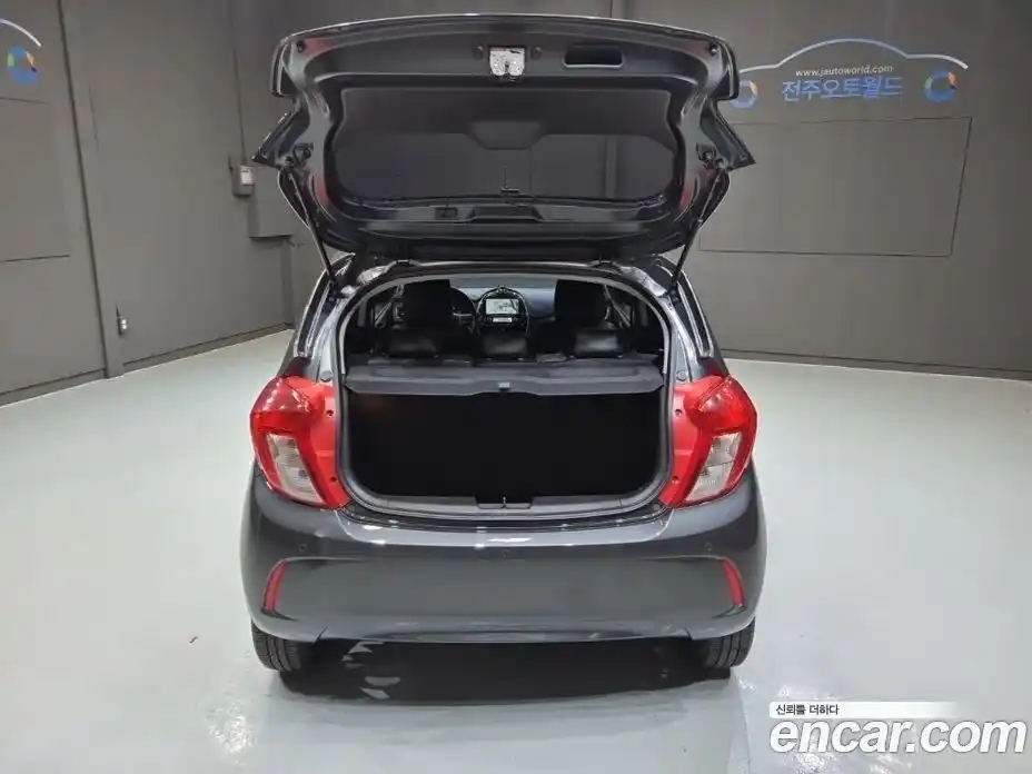 Chevrolet Spark 2017 1.0 Автомат в Москве № 99096, фото 19