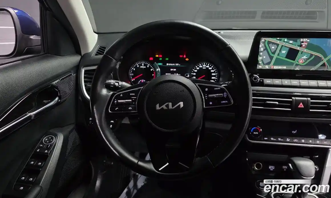 Kia Seltos 2023 1.6 Автомат в Москве № 121007, фото 13