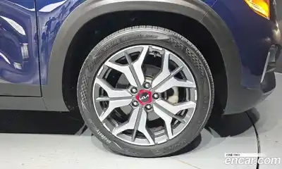 Kia Seltos 2023 1.6 Автомат в Москве № 121007, миниатюра 5