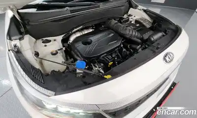 Kia Seltos 2020 1.6 Автомат в Москве № 122731, миниатюра 3