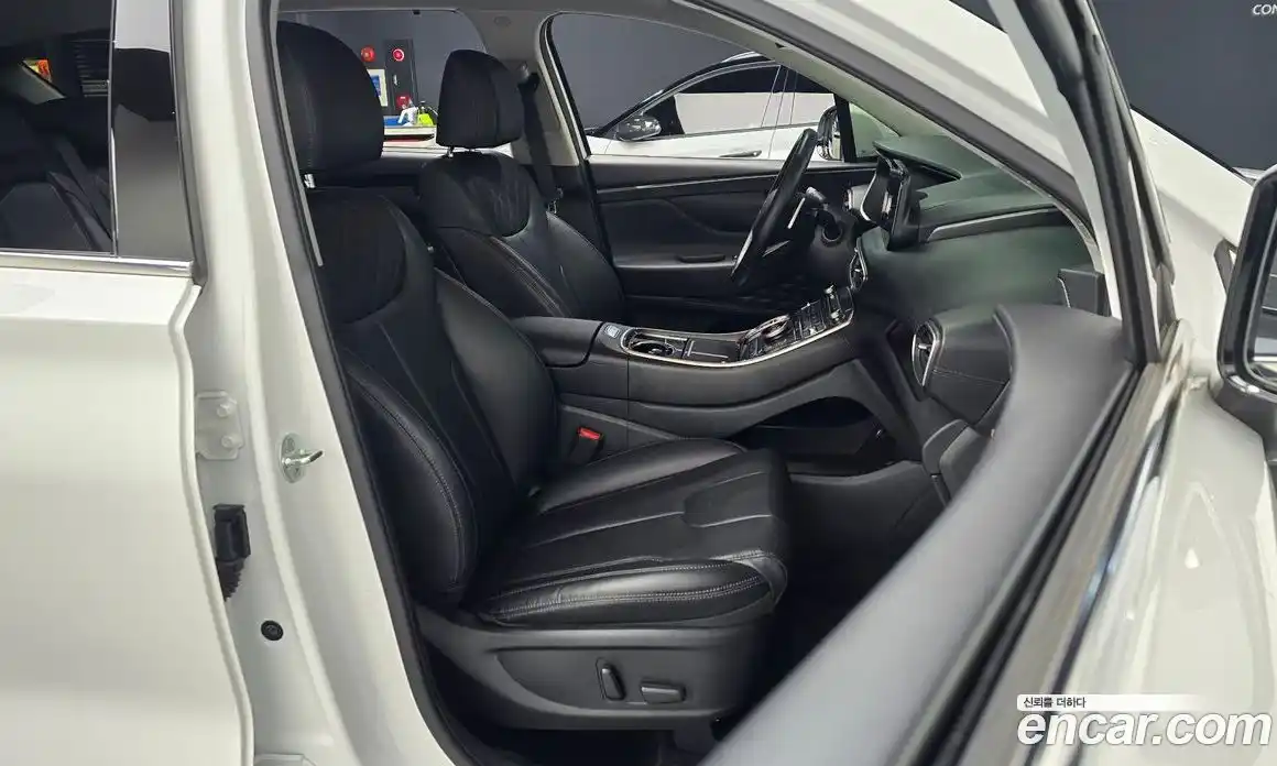 Hyundai Santa Fe 2022 1.6 Автомат в Москве № 126136, фото 20