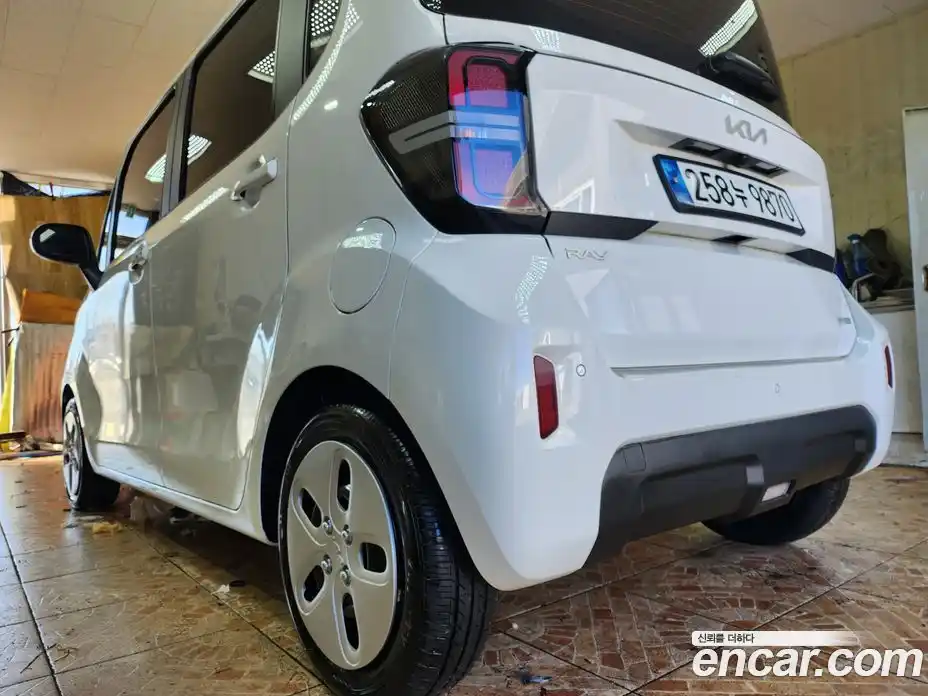 Kia Ray 2023 1.0 Автомат в Москве № 127602, фото 14