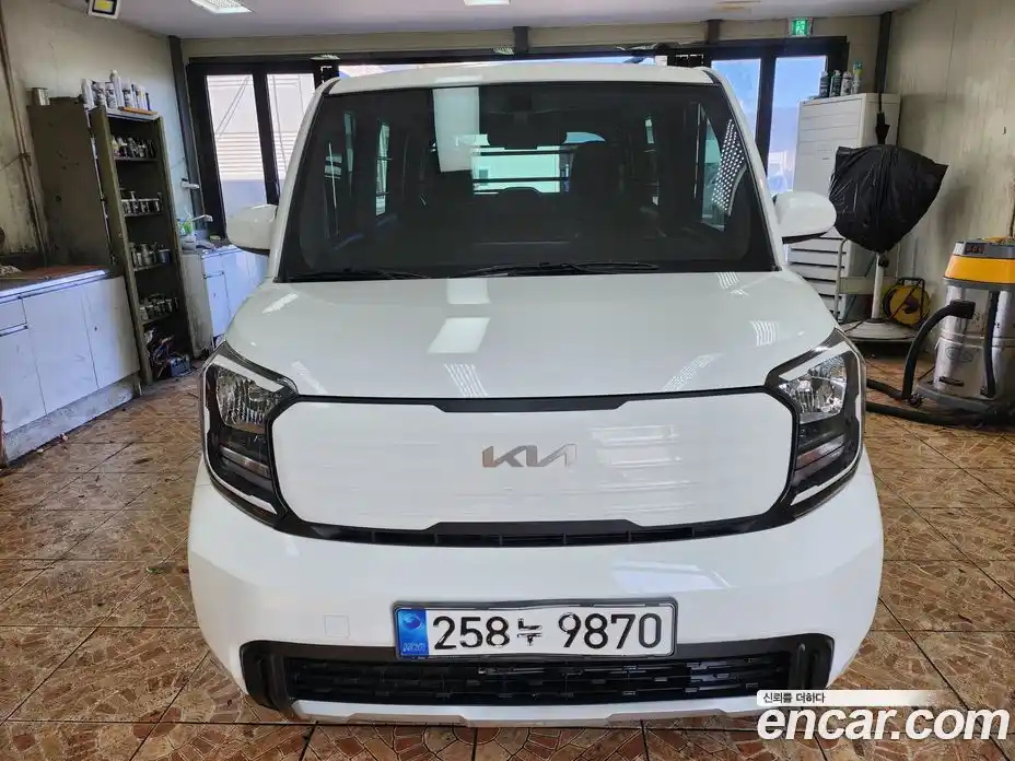 Kia Ray 2023 1.0 Автомат в Москве № 127602, фото 3