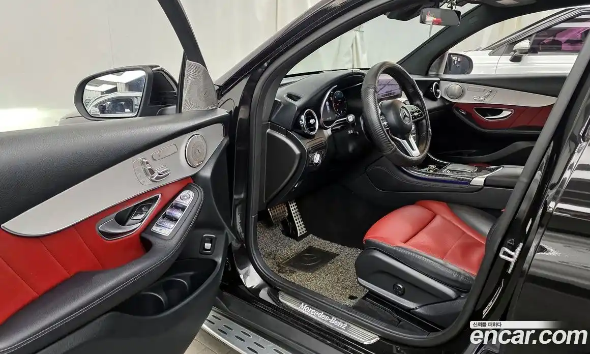 Mercedes-Benz GLC-Class 2021 1.9 Автомат в Москве № 141824, фото 1