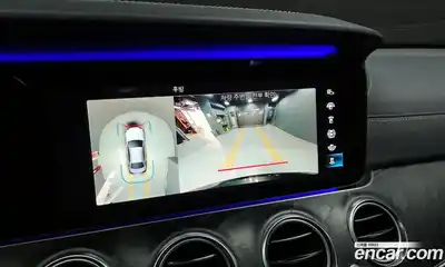 Mercedes-Benz E-Class 2021 1.9 Автомат в Москве № 142321, миниатюра 4