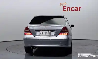 Mercedes-Benz C-Class 2007 2.5 Автомат в Москве № 142888, миниатюра 4