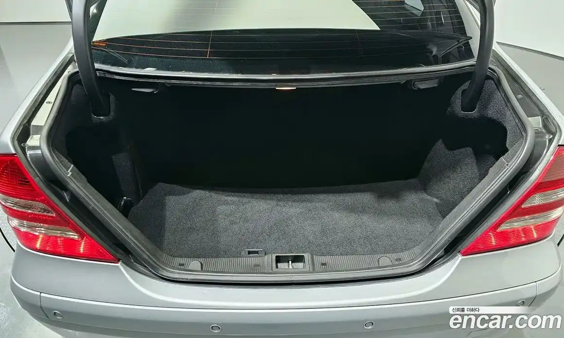 Mercedes-Benz C-Class 2007 2.5 Автомат в Москве № 142888, фото 10