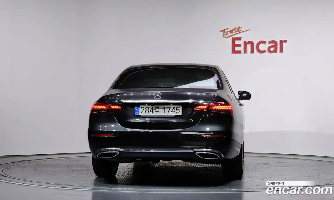 Mercedes-Benz E-Class 2021 2.0 Автомат в Москве № 143558, фото 4