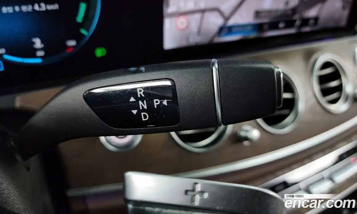 Mercedes-Benz E-Class 2021 2.0 Автомат в Москве № 143558, фото 9