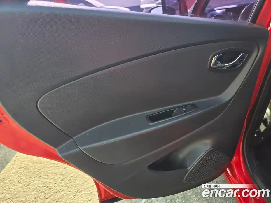 Renault QM3 2015 1.5 Автомат в Москве № 145878, фото 15