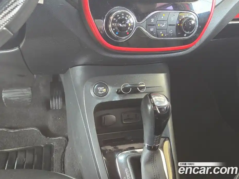 Renault QM3 2015 1.5 Автомат в Москве № 145878, фото 9