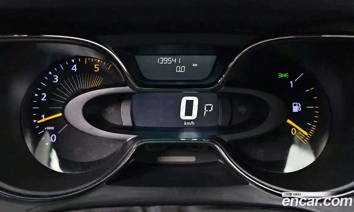 Renault QM3 2015 1.5 Автомат в Москве № 148748, фото 20