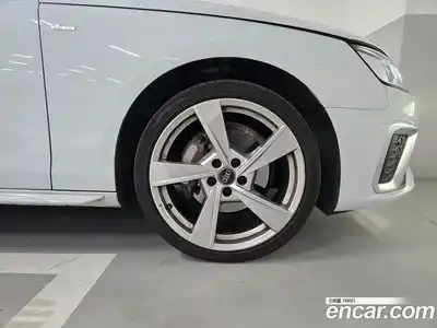 Audi A4 2022 2.0 Автомат в Москве № 164040, миниатюра 5