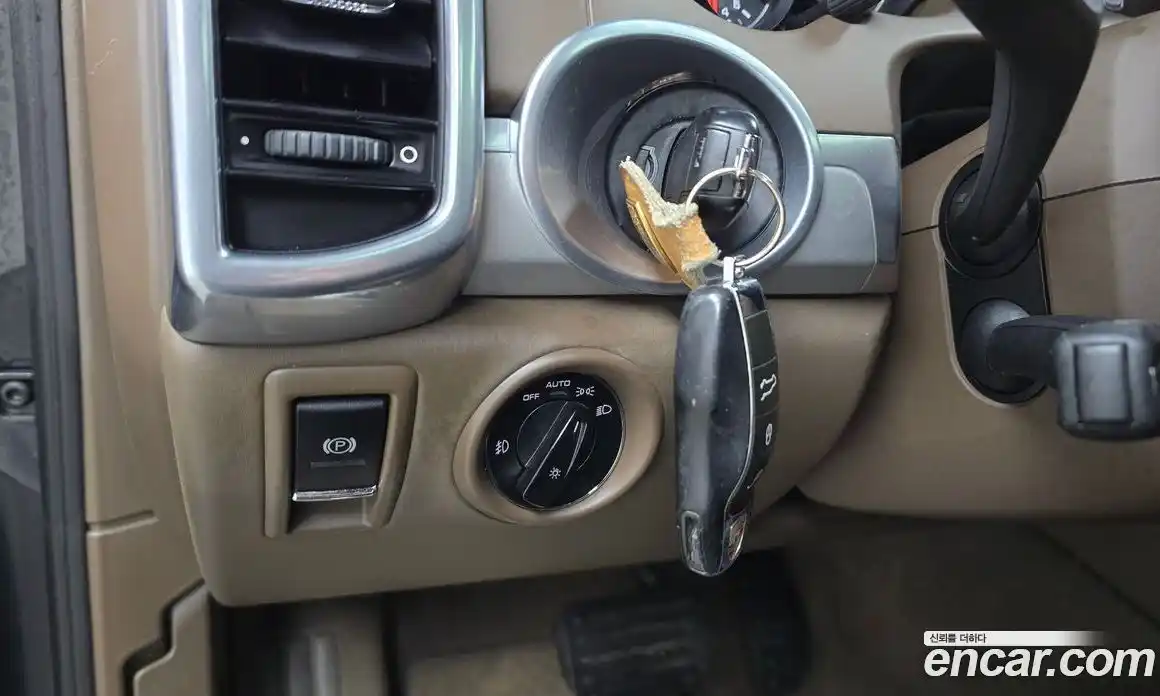 Porsche Cayenne 2013 3.0 Автомат в Москве № 165705, фото 17