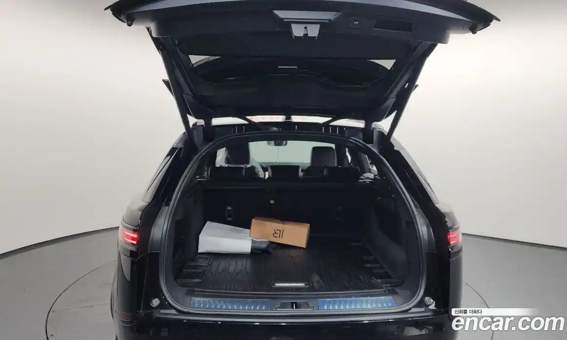 Land Rover Range-Rover Velar 2025 3.0 Автомат в Москве № 166012, фото 16