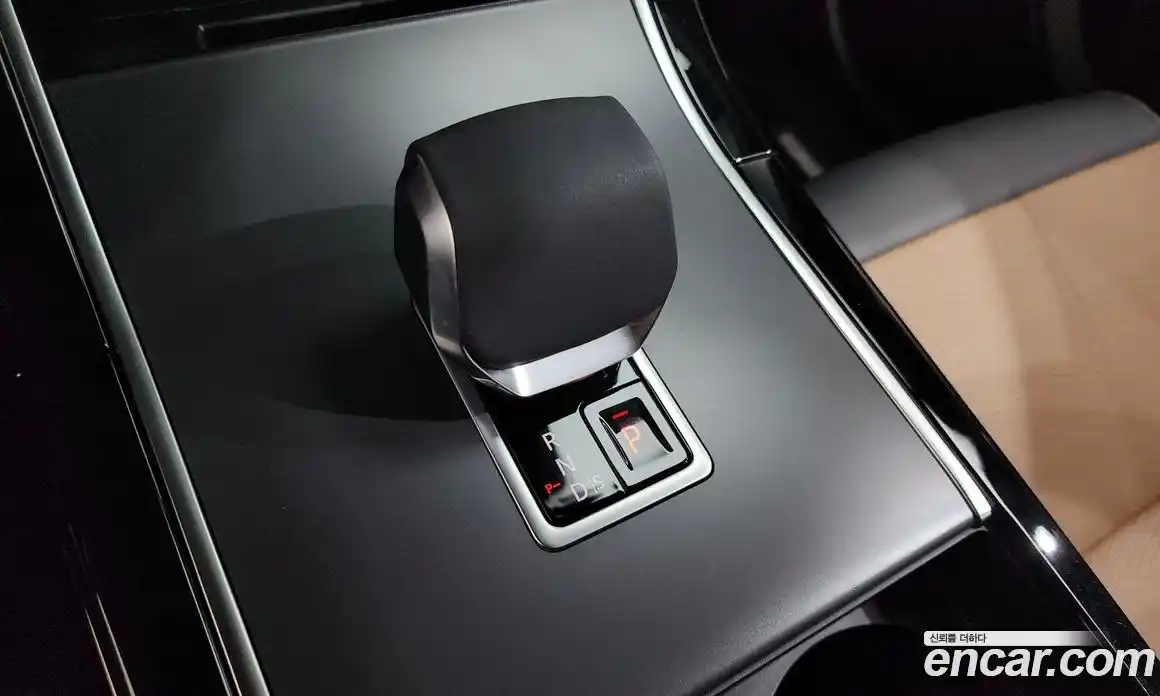 Land Rover Range-Rover Velar 2025 3.0 Автомат в Москве № 166012, фото 6