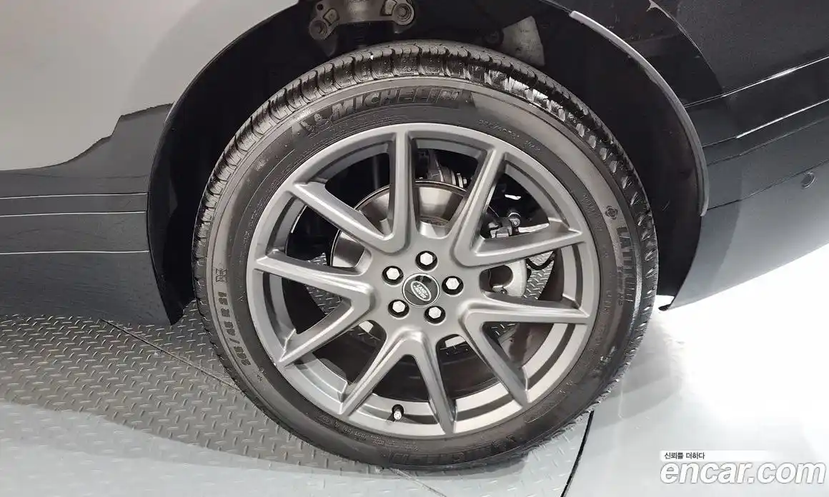 Land Rover Range-Rover Velar 2025 3.0 Автомат в Москве № 166012, фото 8