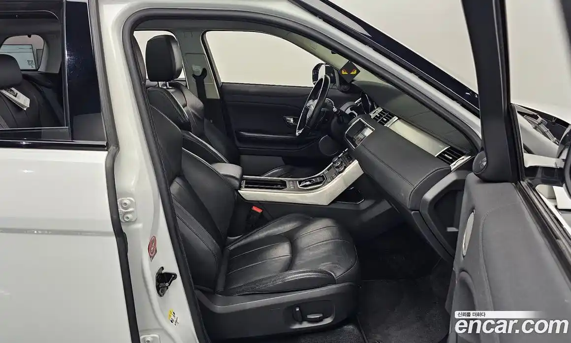 Land Rover Range-Rover Evoque 2017 2.0 Автомат в Москве № 166167, фото 9