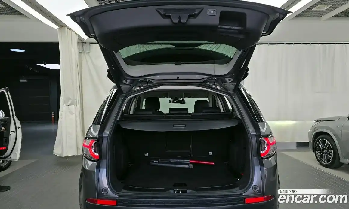 Land Rover Discovery Sport 2018 2.0 Автомат в Москве № 166381, фото 12