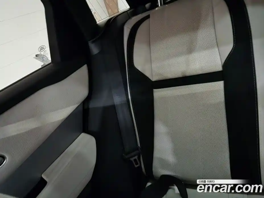 Land Rover Range-Rover Velar 2023 2.0 Автомат в Москве № 166723, фото 11