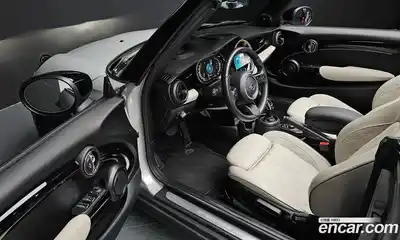 Mini Cooper Convertible 2023 2.0 Автомат в Москве № 167175, миниатюра 11