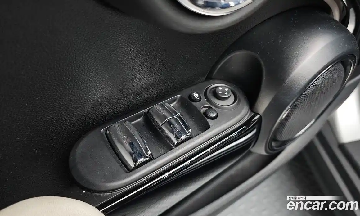 Mini Cooper Convertible 2023 2.0 Автомат в Москве № 167175, фото 18