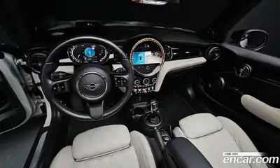 Mini Cooper Convertible 2023 2.0 Автомат в Москве № 167175, миниатюра 7
