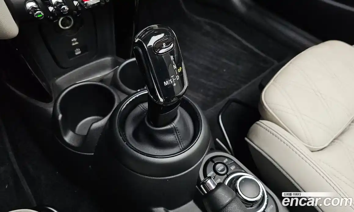 Mini Cooper Convertible 2023 2.0 Автомат в Москве № 167175, фото 9