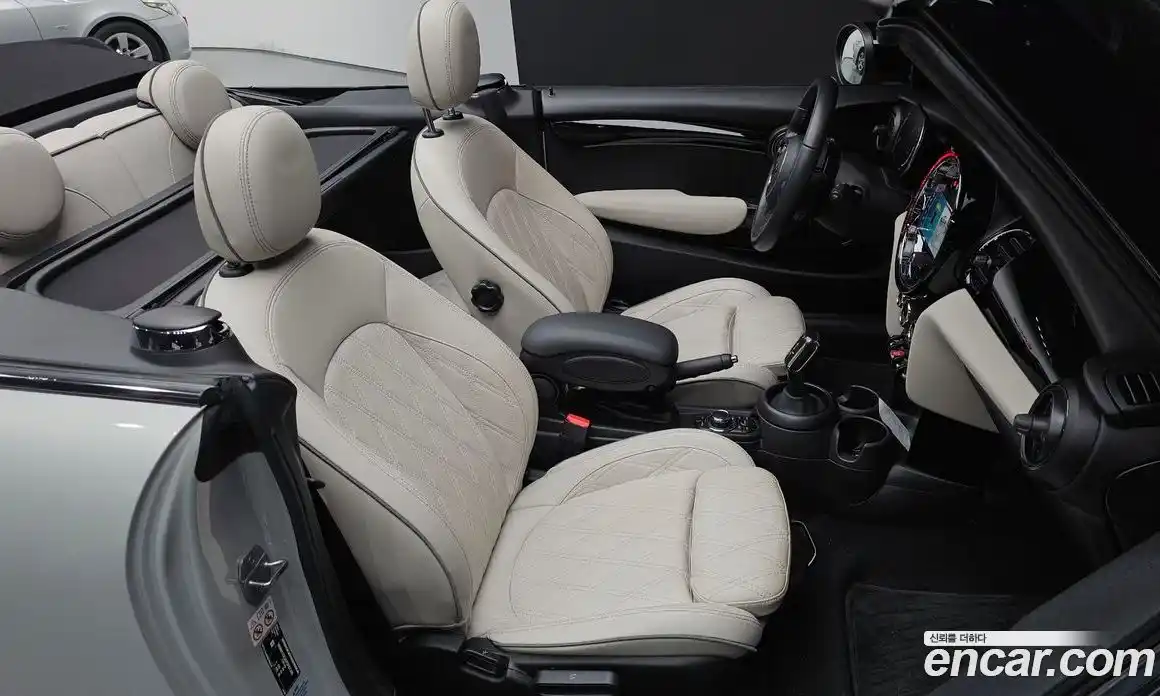 Mini Cooper Convertible 2023 2.0 Автомат в Москве № 167175, фото 10