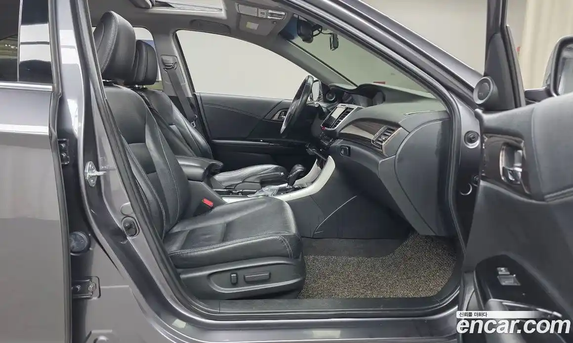 Honda Accord 2017 2.0 Автомат в Москве № 170692, фото 8