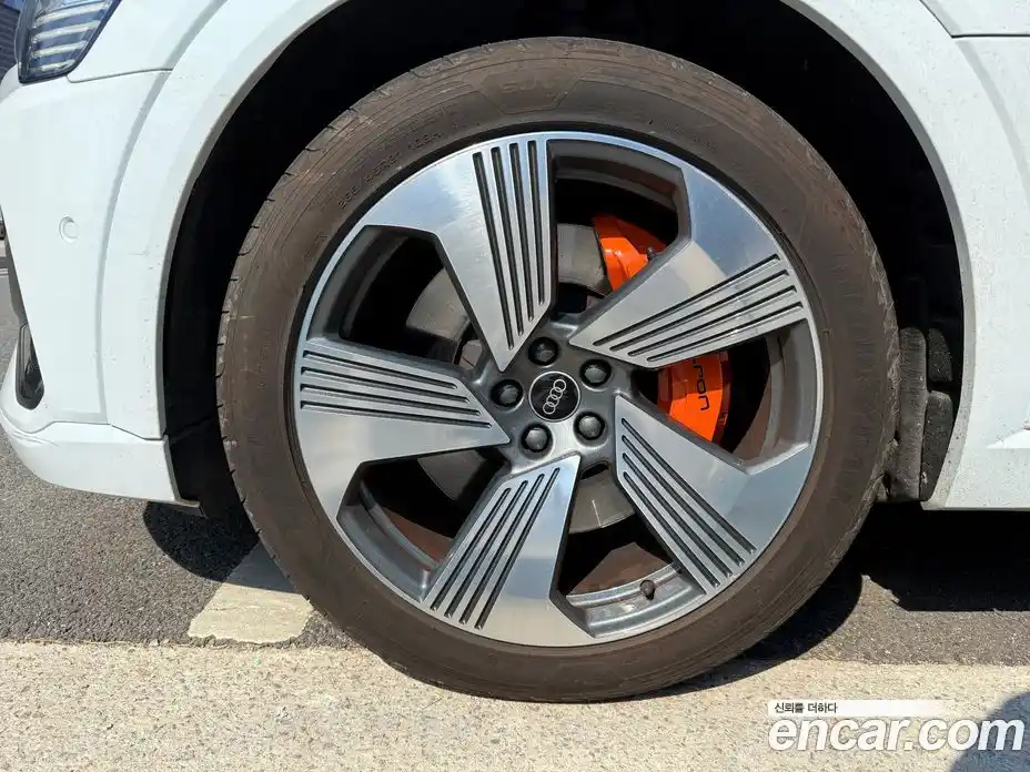 Audi e-tron 2022 0.4 Автомат в Москве № 196753, фото 14