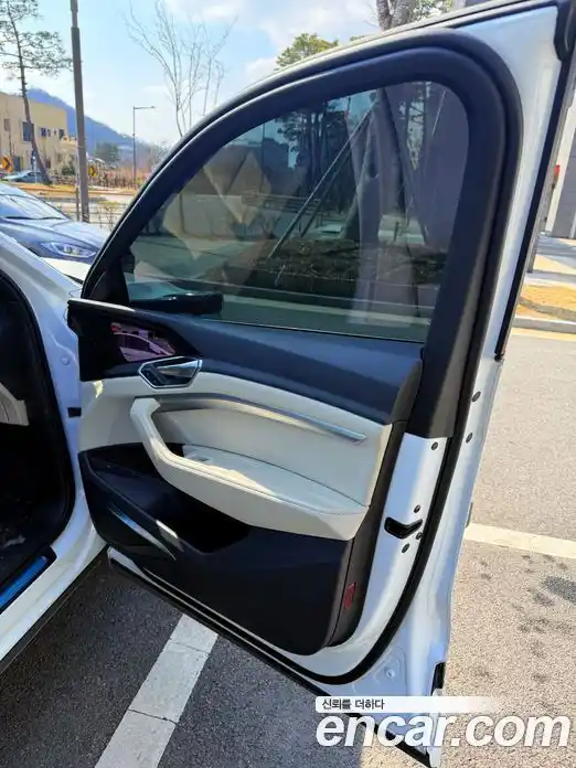 Audi e-tron 2022 0.4 Автомат в Москве № 196753, фото 16