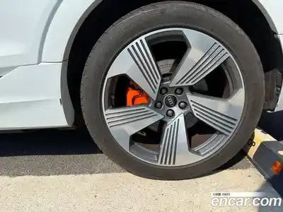 Audi e-tron 2022 0.4 Автомат в Москве № 196753, миниатюра 2