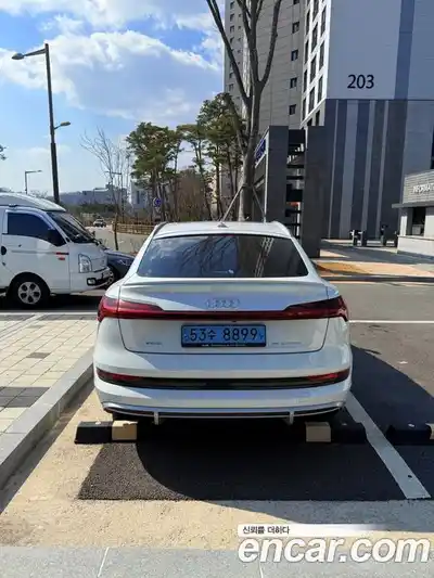 Audi e-tron 2022 0.4 Автомат в Москве № 196753, миниатюра 6