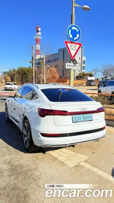 Audi e-tron 2022 0.4 Автомат в Москве № 196753, миниатюра 10