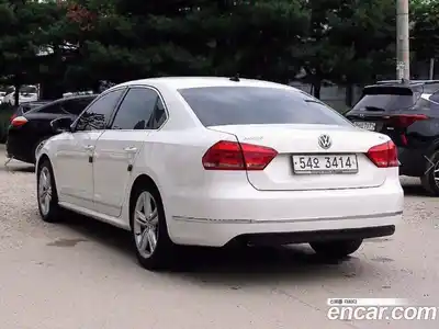 Volkswagen Passat 2015 2.0 Автомат в Москве № 199356, миниатюра 3