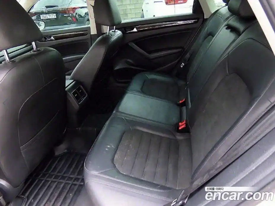 Volkswagen Passat 2015 2.0 Автомат в Москве № 199356, фото 6