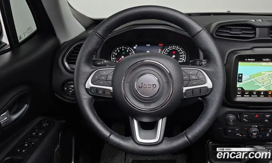 Jeep Renegade 2023 1.3 Автомат в Москве № 199375, фото 4