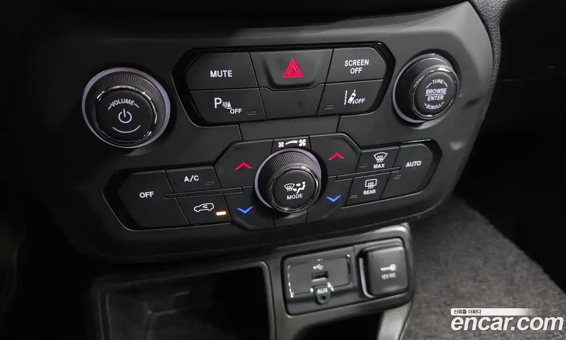 Jeep Renegade 2023 1.3 Автомат в Москве № 199375, фото 8