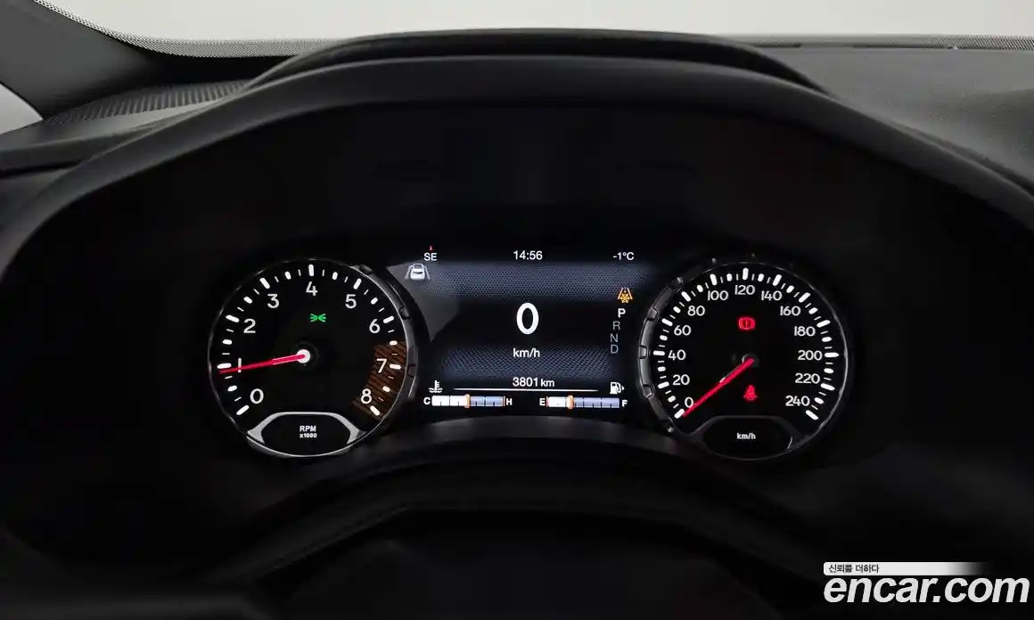 Jeep Renegade 2023 1.3 Автомат в Москве № 199375, фото 9