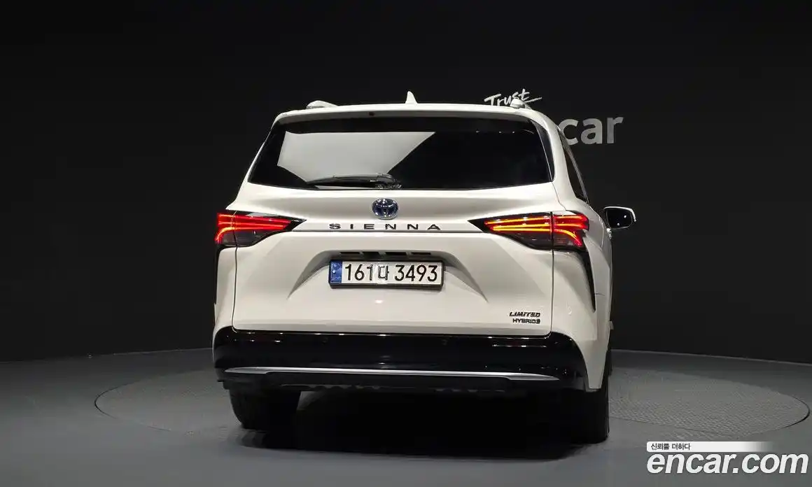 Toyota Sienna 2021 2.5 Автомат в Москве № 199658, фото 14