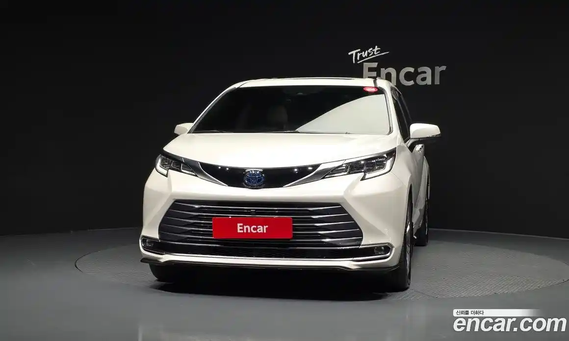 Toyota Sienna 2021 2.5 Автомат в Москве № 199658, фото 18