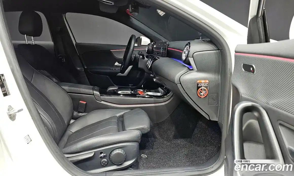 Mercedes-Benz A-Class 2021 2.0 Автомат в Москве № 203629, фото 14