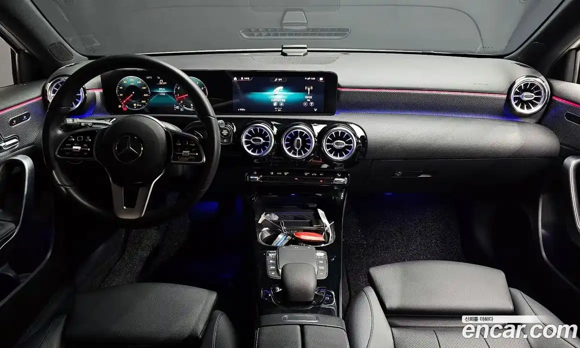 Mercedes-Benz A-Class 2021 2.0 Автомат в Москве № 203629, фото 18