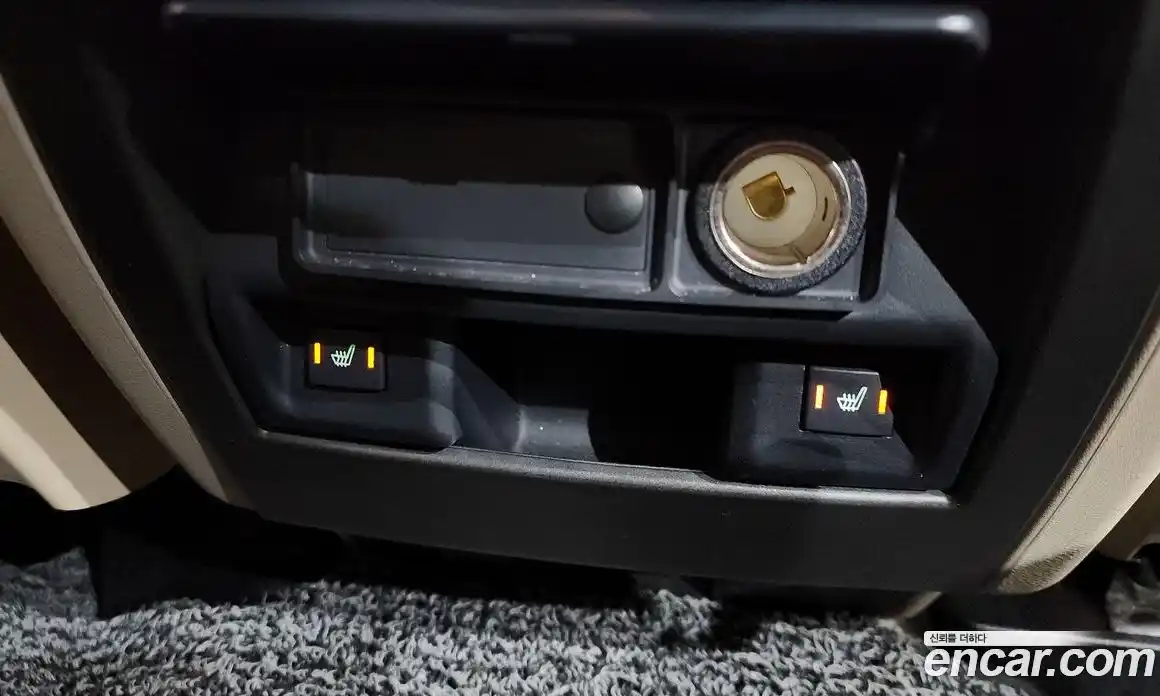 Land Rover Discovery 2015 3.0 Автомат в Москве № 213381, фото 15