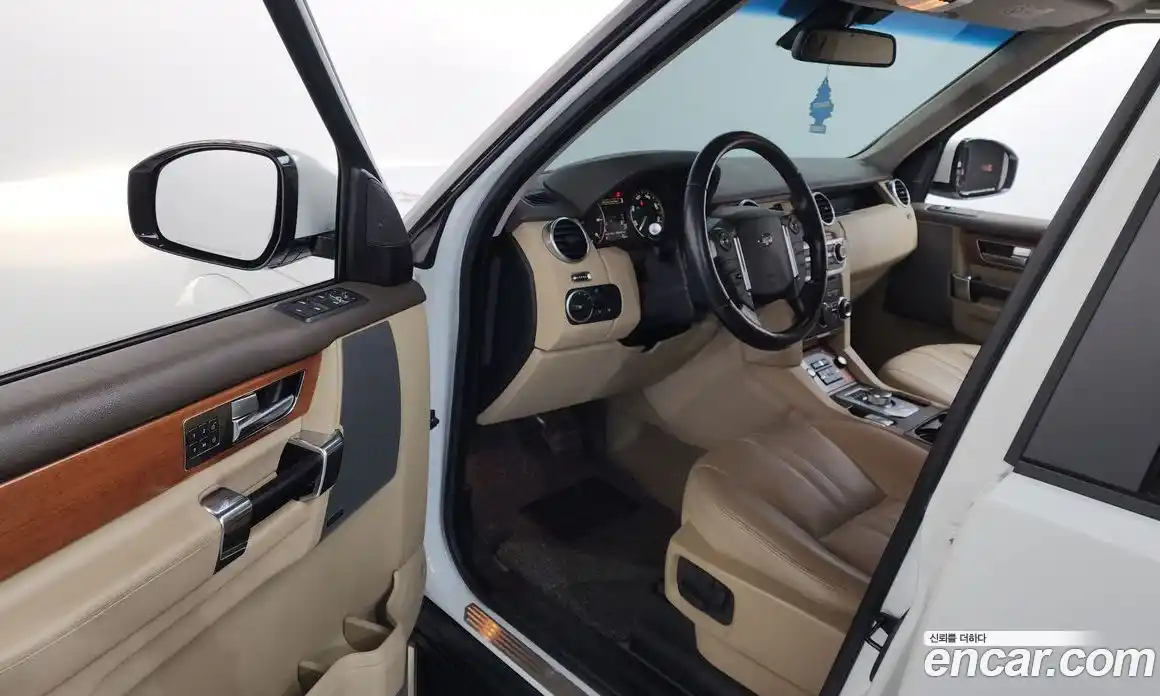 Land Rover Discovery 2015 3.0 Автомат в Москве № 213381, фото 17